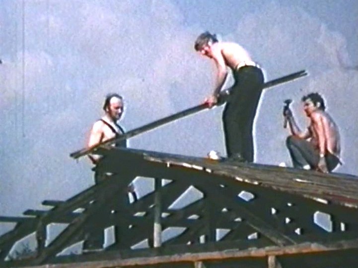 Bau der Huette Dachstuhl